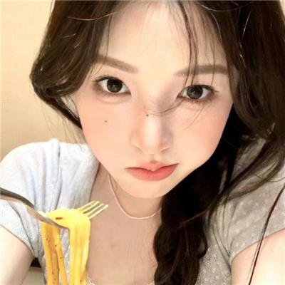 劳拉·马尔斯的眼睛